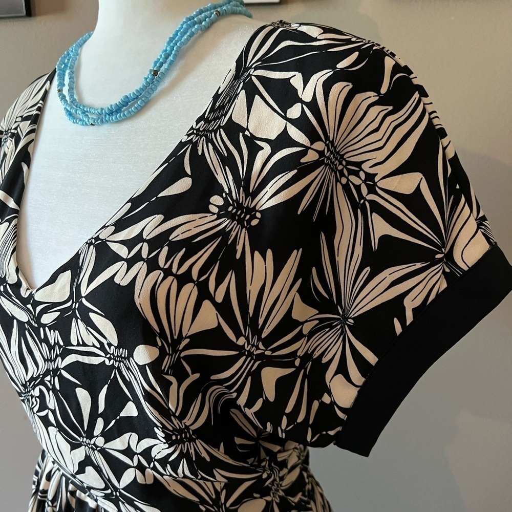 Anthropologie Postmark Printed V-Neck Tie Back Mini Dress - Picture 3 of 7